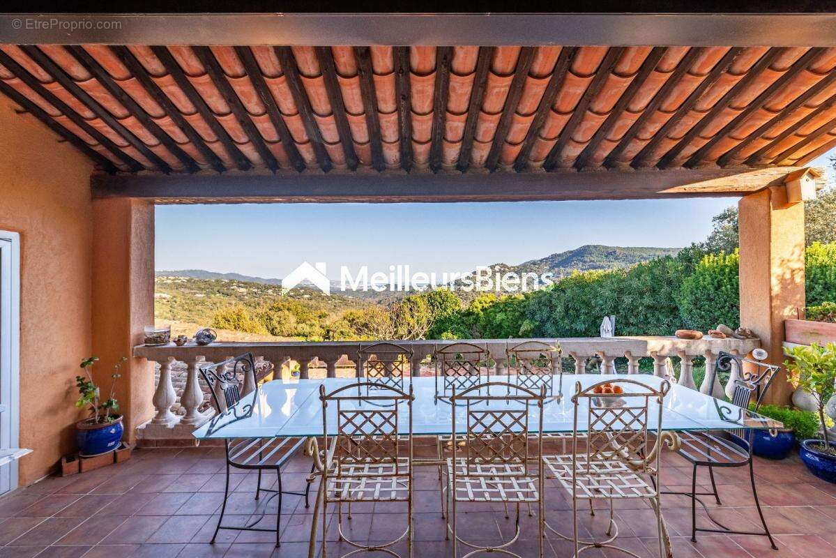 Maison à LES ADRETS-DE-L&#039;ESTEREL