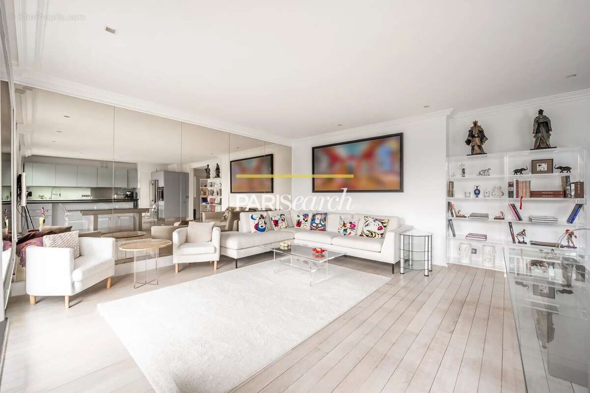 Appartement à NEUILLY-SUR-SEINE