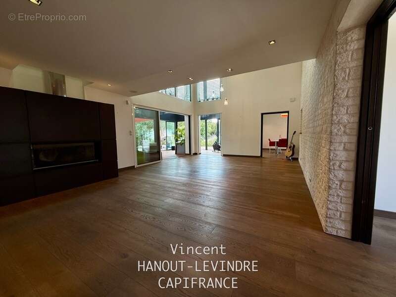 Maison à vendre 9 pièces BAZOGES EN PAILLERS (85) - photo 29