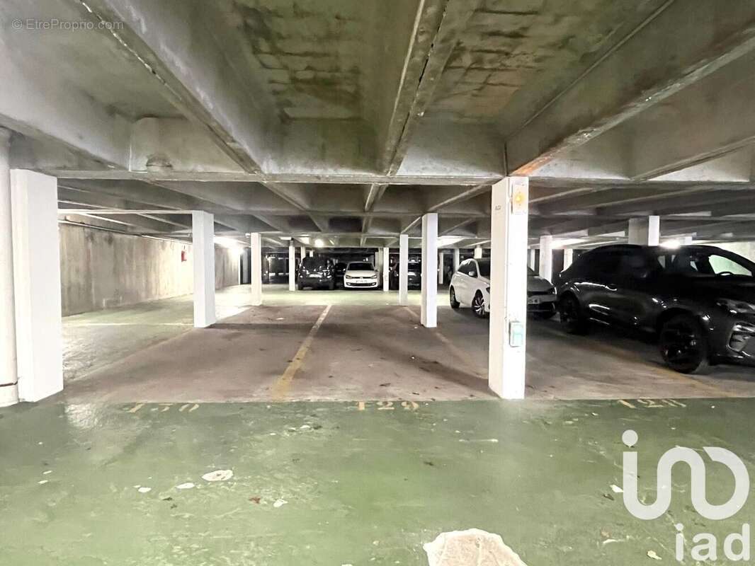 Photo 6 - Parking à SAINT-ETIENNE