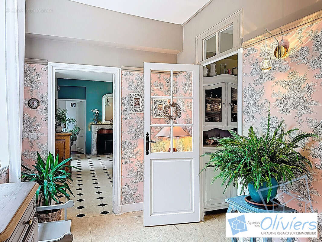 Maison à LA CELLE-LES-BORDES