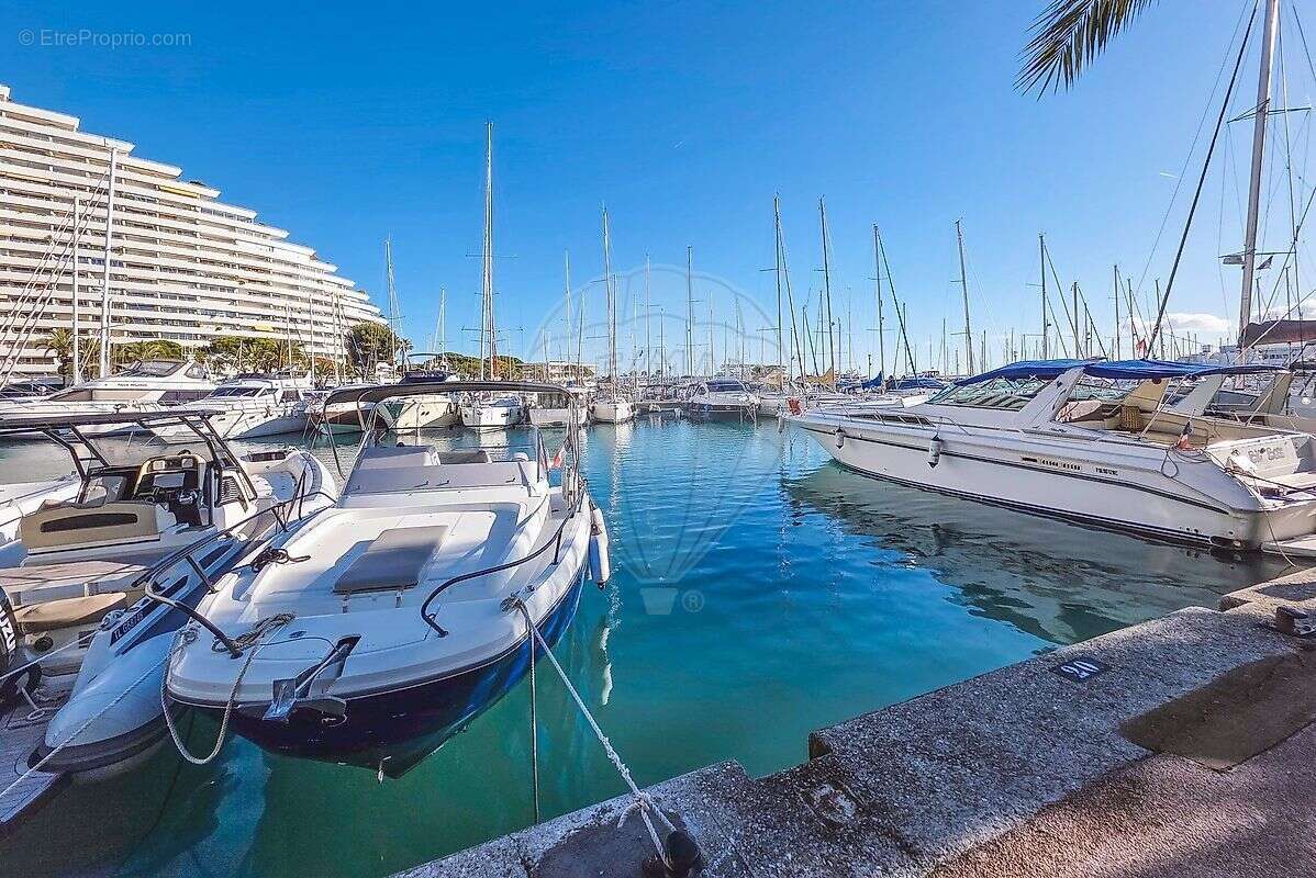 Appartement à VILLENEUVE-LOUBET