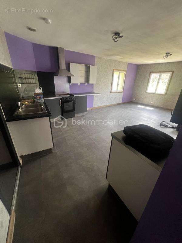 Maison de 188 m² avec 2 appartements indépendants – Garage, cave et terrain – Ernée (53500) - photo 3