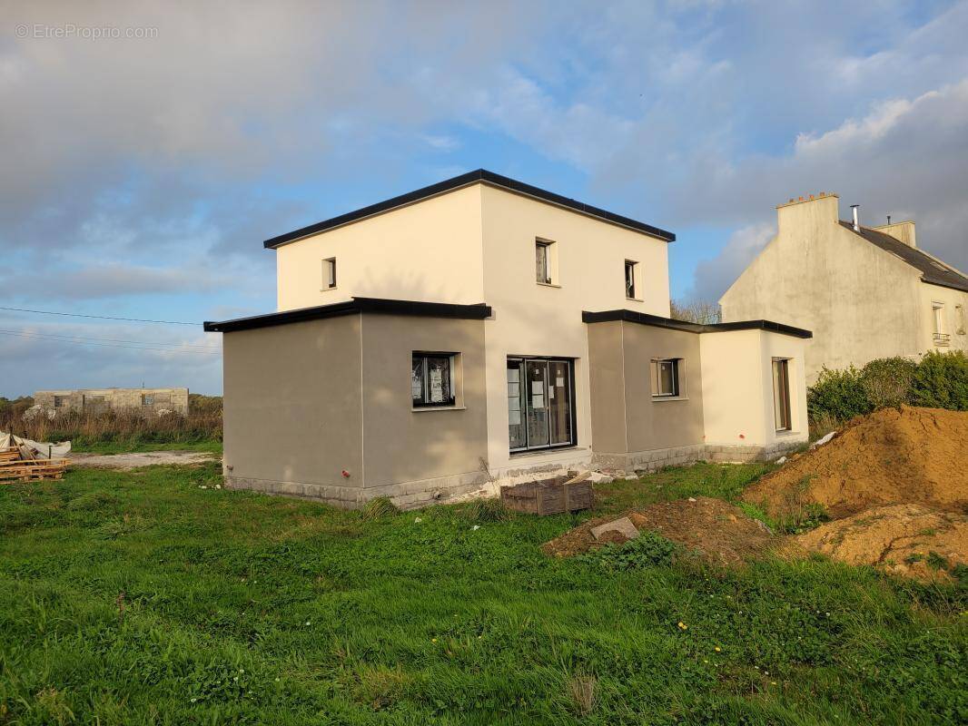 Maison à PLOUNEVEZEL