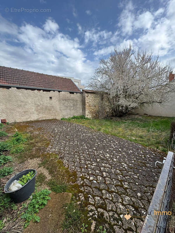 Appartement à ARC-LES-GRAY