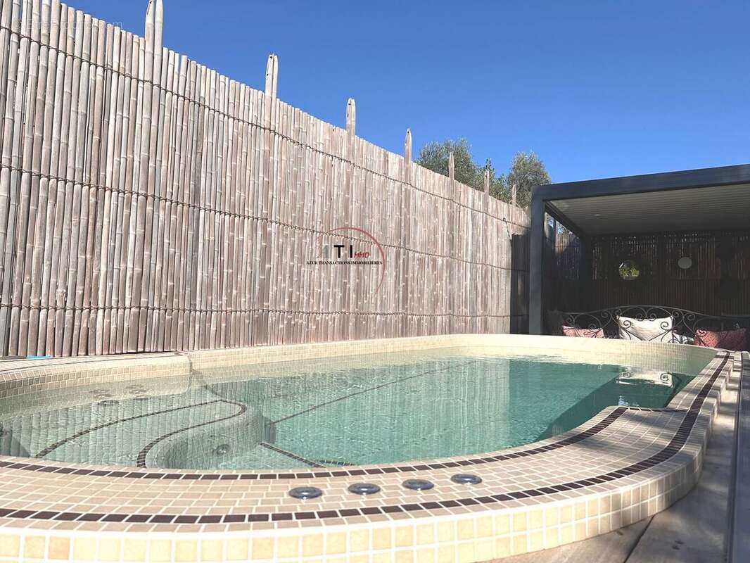 Appartement à GRIMAUD