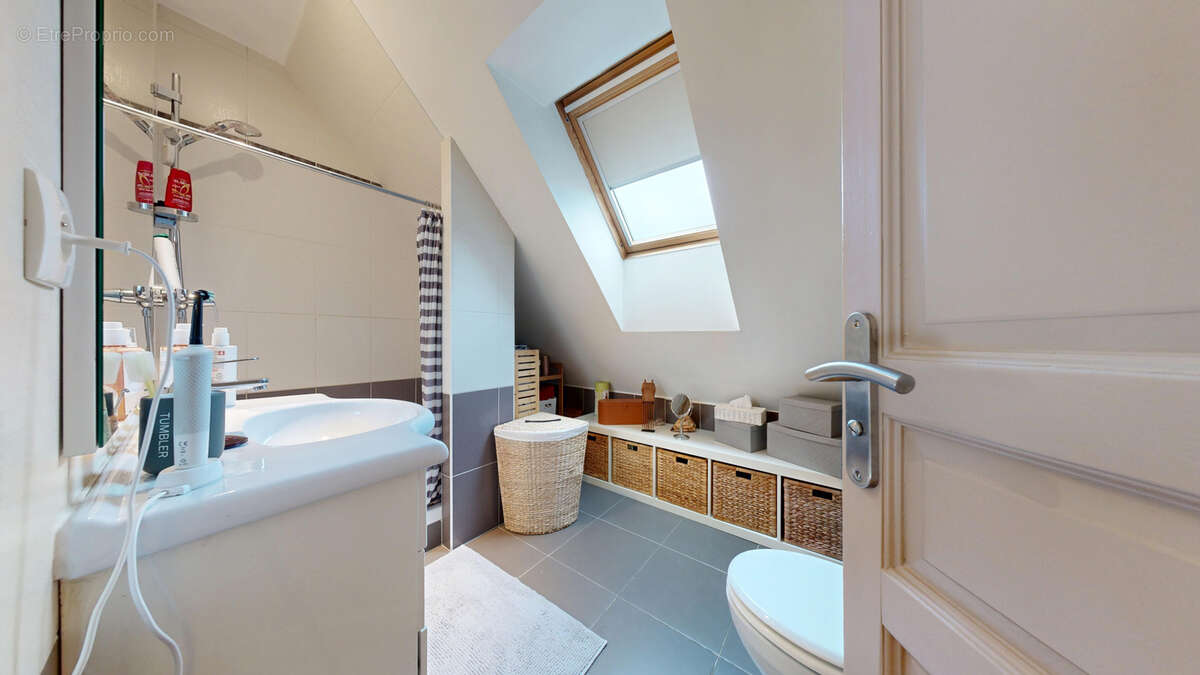 Maison à NEAUPHLE-LE-CHATEAU