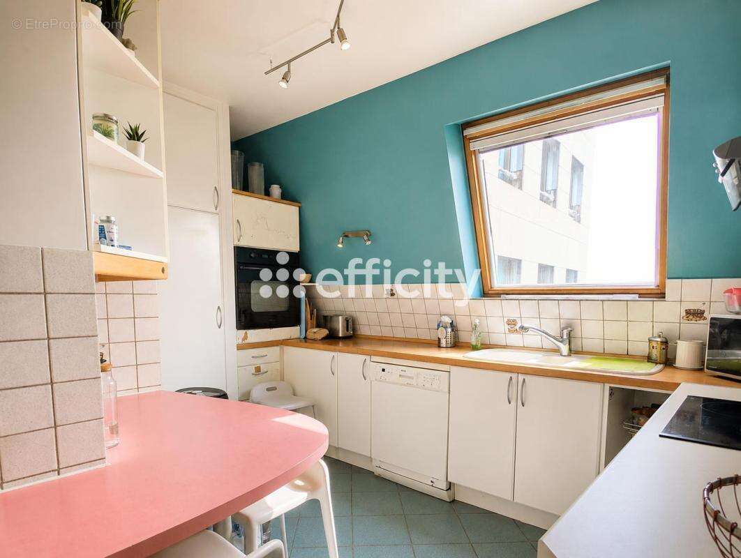 Appartement à CHARENTON-LE-PONT