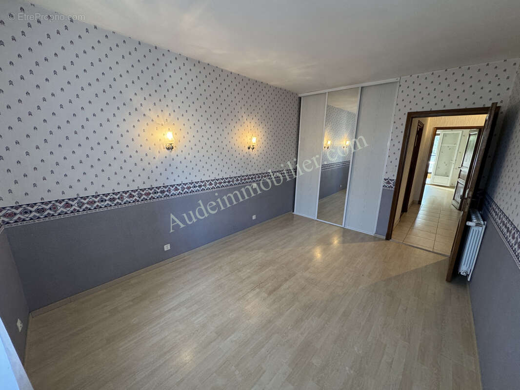 Maison avec piscine et hangar - photo 18