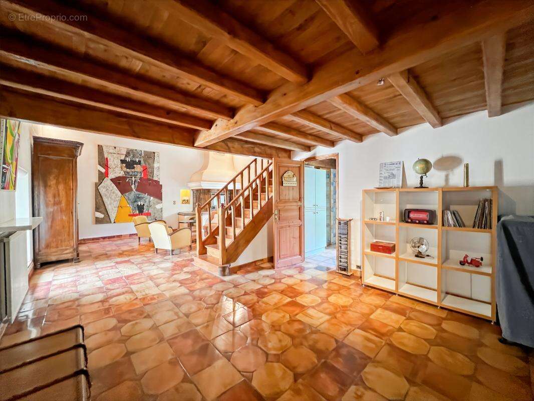 Maison à MIRMANDE