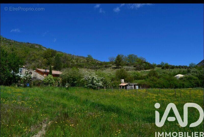 Photo 1 - Terrain à LA ROCHE-SUR-LE-BUIS