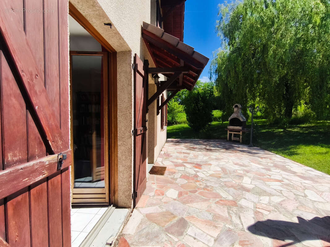 Maison à CRANVES-SALES