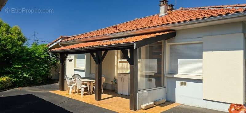 Maison à LEOGNAN