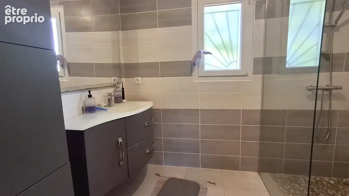 Exclusivité - Villa de 95m² avec 3 ch. piscine et et garage, à la sortie de Saint Paul 3 Châteaux - photo 11