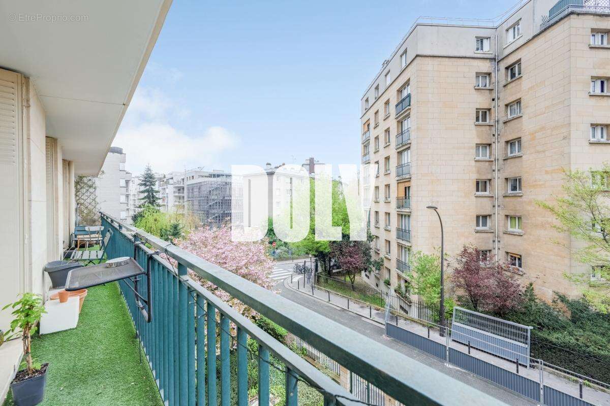Appartement à PARIS-20E