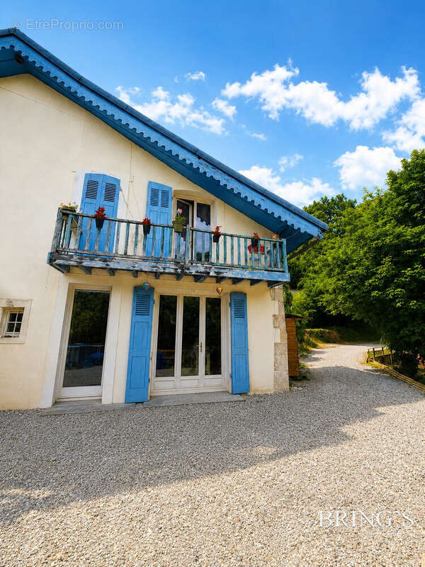 Maison à SAINT-GEOIRE-EN-VALDAINE
