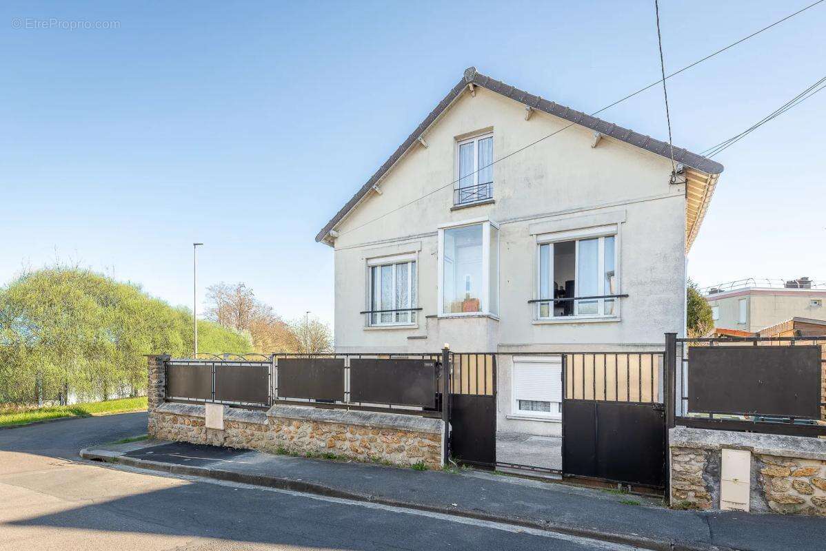 Maison à LAGNY-SUR-MARNE