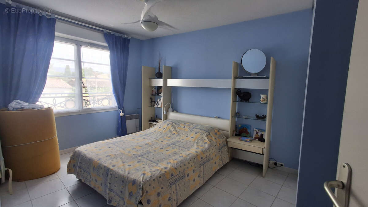 Exclusivité   T3 traversant avec terrasse plein Sud, parking privatif et garage en option   Saint-Cyr-sur-Mer - photo 3