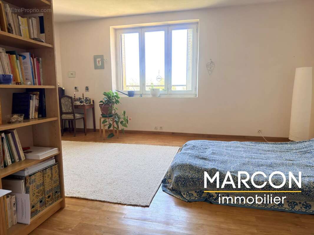 Maison à CHATELUS-MALVALEIX