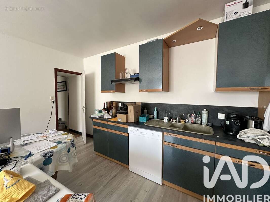 Photo 6 - Commerce à SAINT-MARTIN-DES-NOYERS