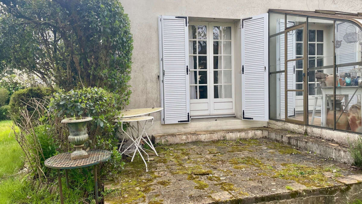 Maison à SAINT-CYR-SUR-LOIRE