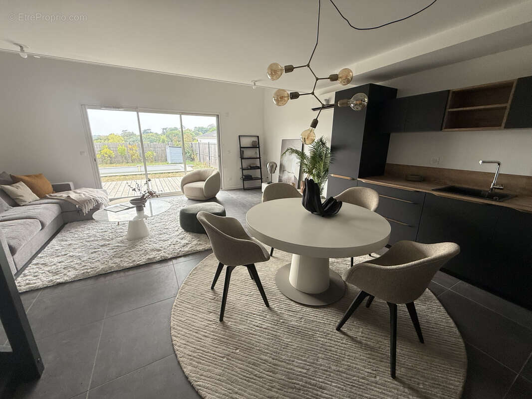 Maison à ARTIGUES-PRES-BORDEAUX