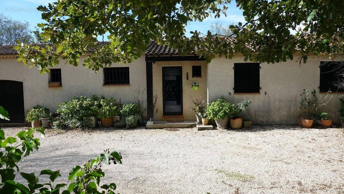 Photo 1 - Maison à SAINT-MAXIMIN-LA-SAINTE-BAUME