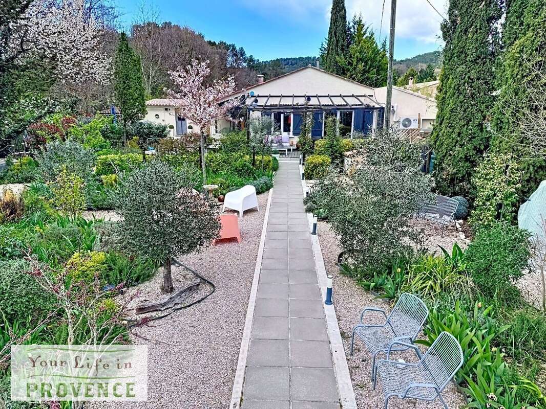 Maison 109 m² à Entrecasteaux  - photo 3