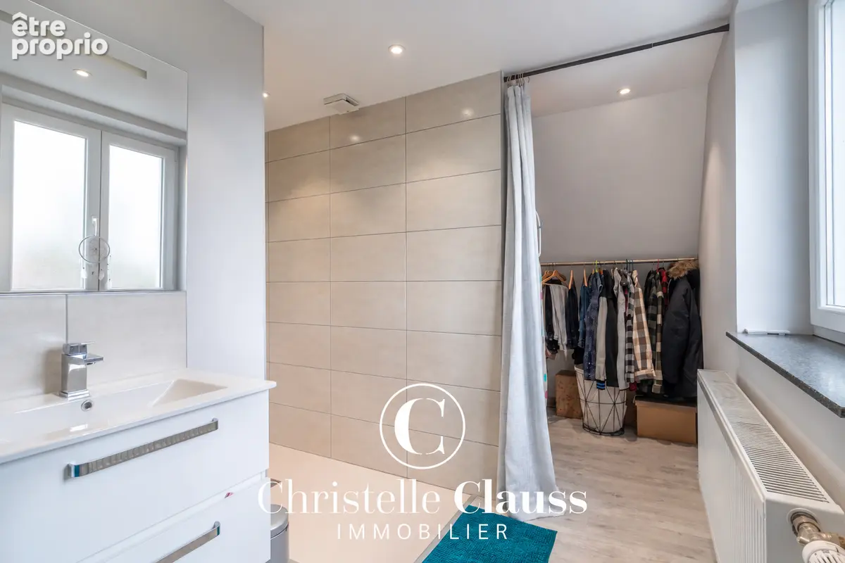 Maison familiale rénovée de 140 m² sur plus de 10 ares de terrain - photo 11