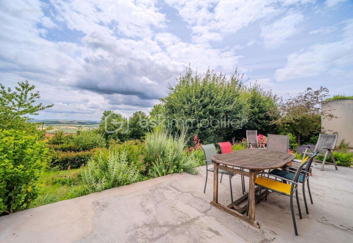  Maison de plain-pied 145m2, terrasse et jardin arboré avec vue panoramique – Amance - photo 2