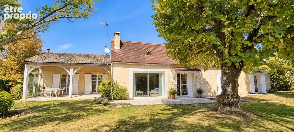 MAISON EN PIERRES XIX ème AVEC dépendance et piscine sur 2600 m² . - photo 24