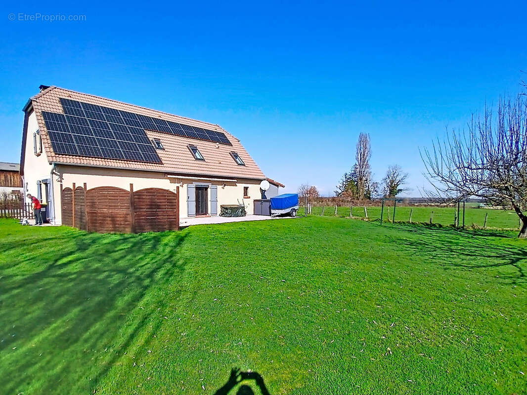 Maison à COURTELEVANT