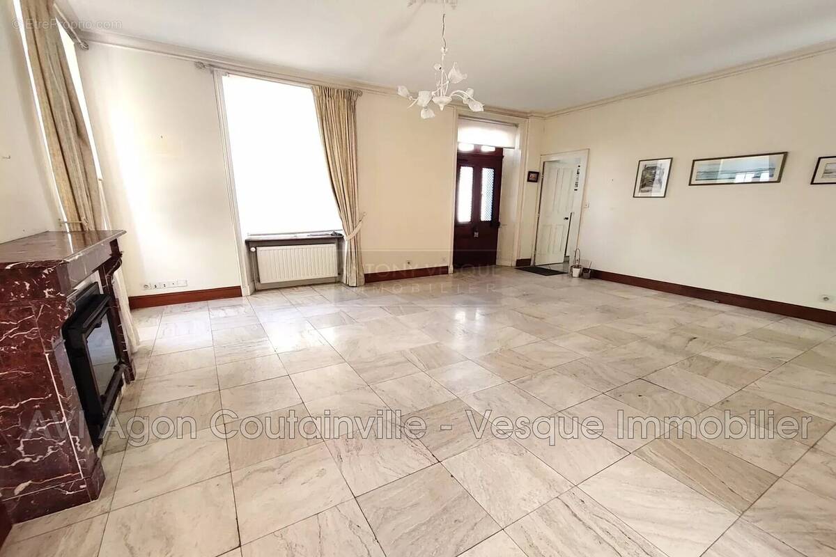 Maison à AGON-COUTAINVILLE