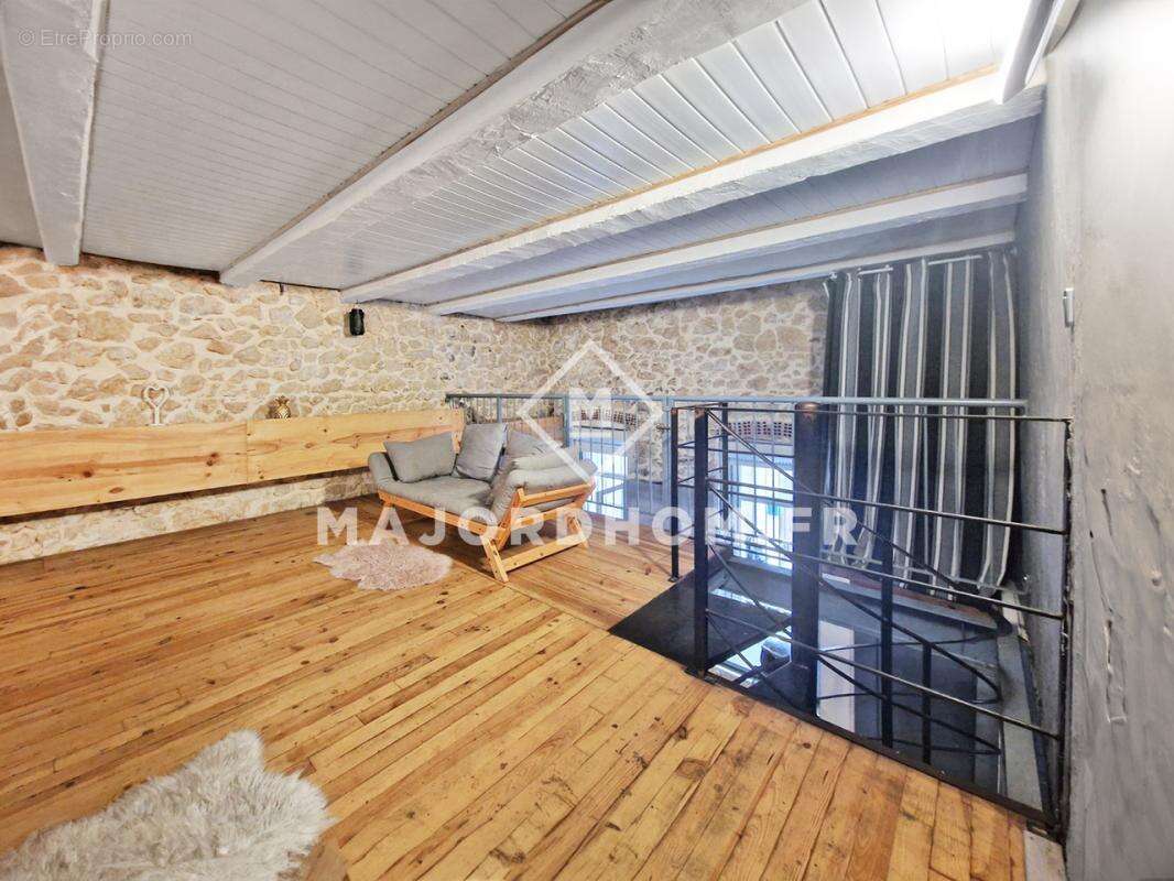 Appartement à MARSEILLE-6E