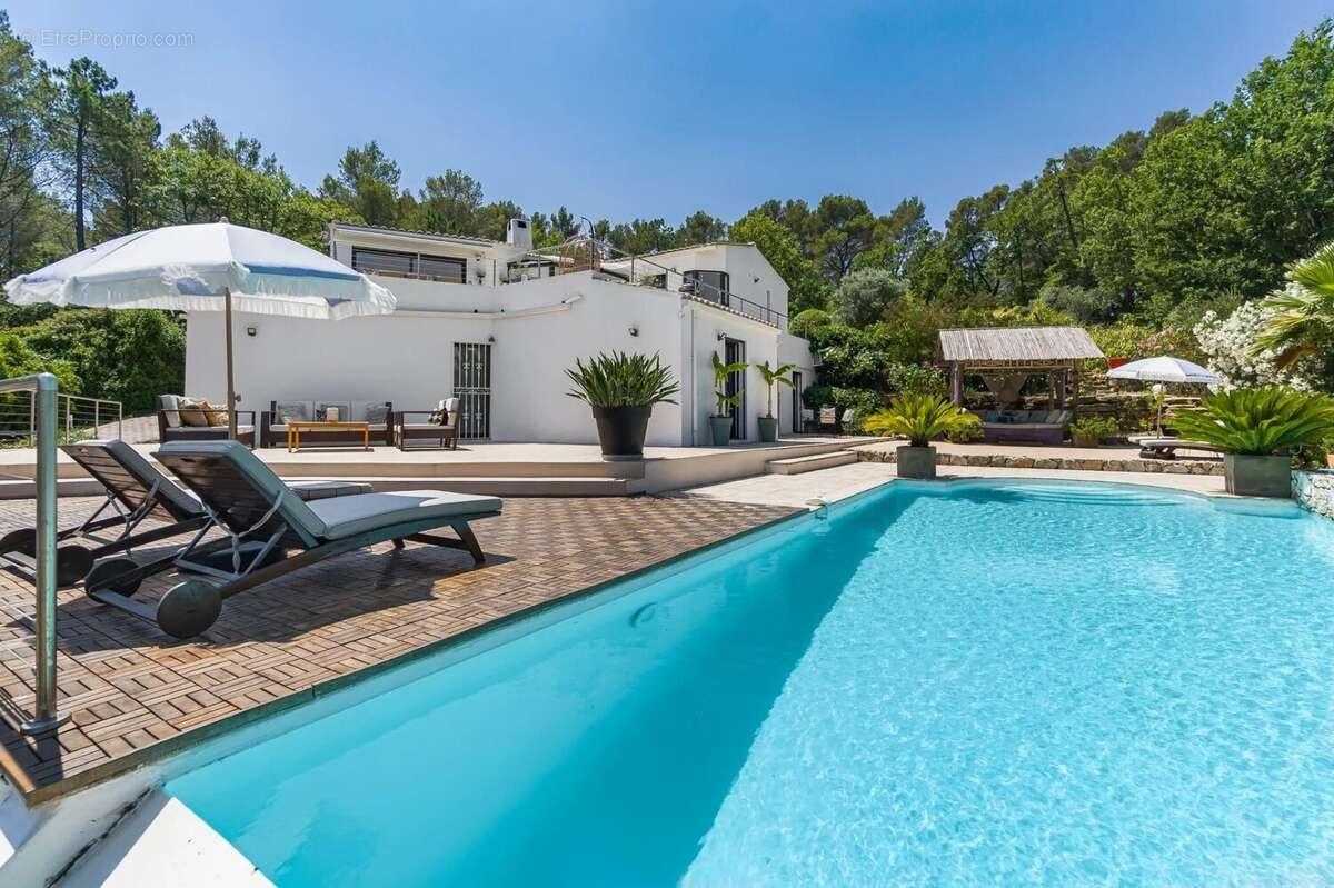 Villa d’exception à Tourrettes avec vue spectaculaire - photo 32