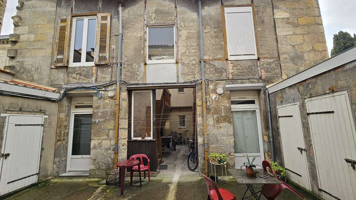 Immeuble de rapport à fort potentiel proche Gare St Jean et Capucins - photo 2