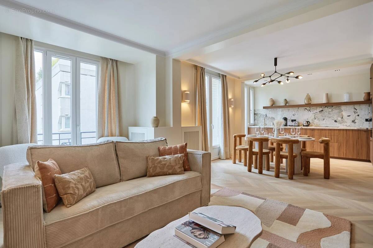 Appartement à NEUILLY-SUR-SEINE