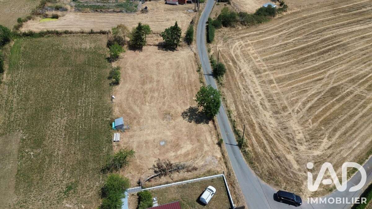 Terrain 1385 m² à Souternon  - photo 5