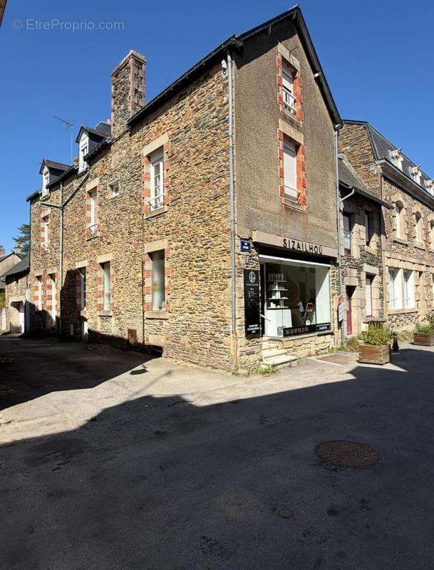 Maison à MALESTROIT