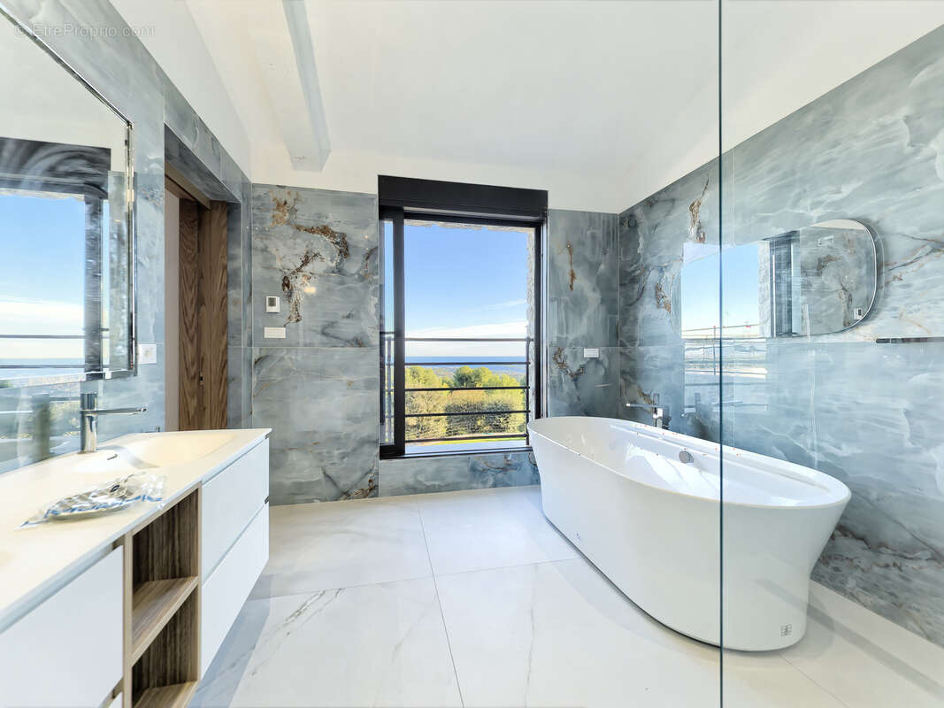 Maison à LA COLLE-SUR-LOUP