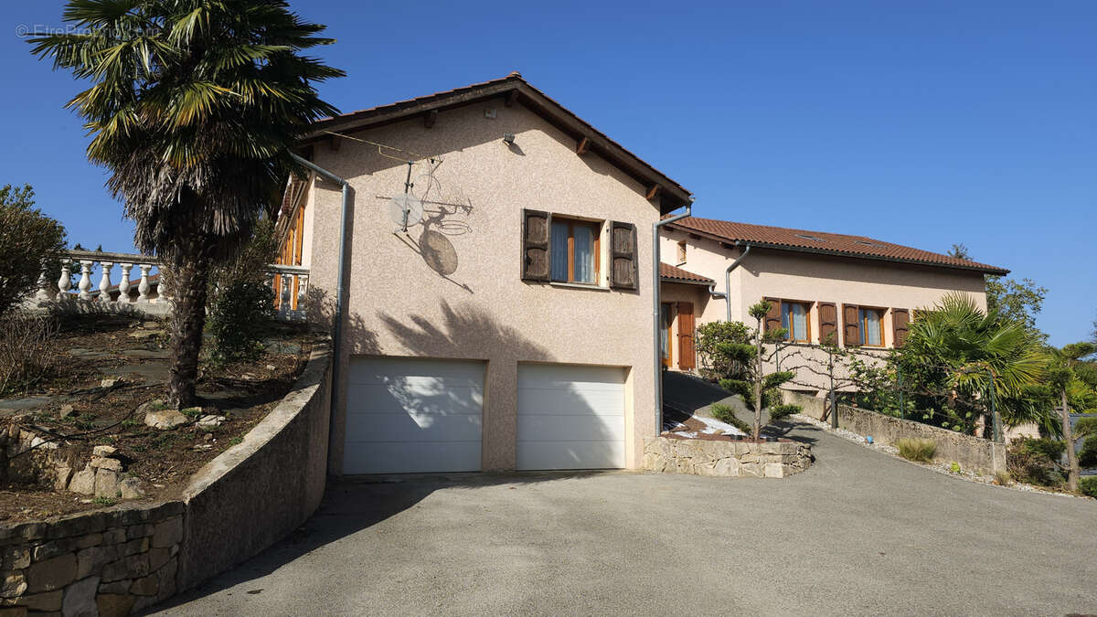 Maison à SAINT-HILAIRE-DE-BRENS