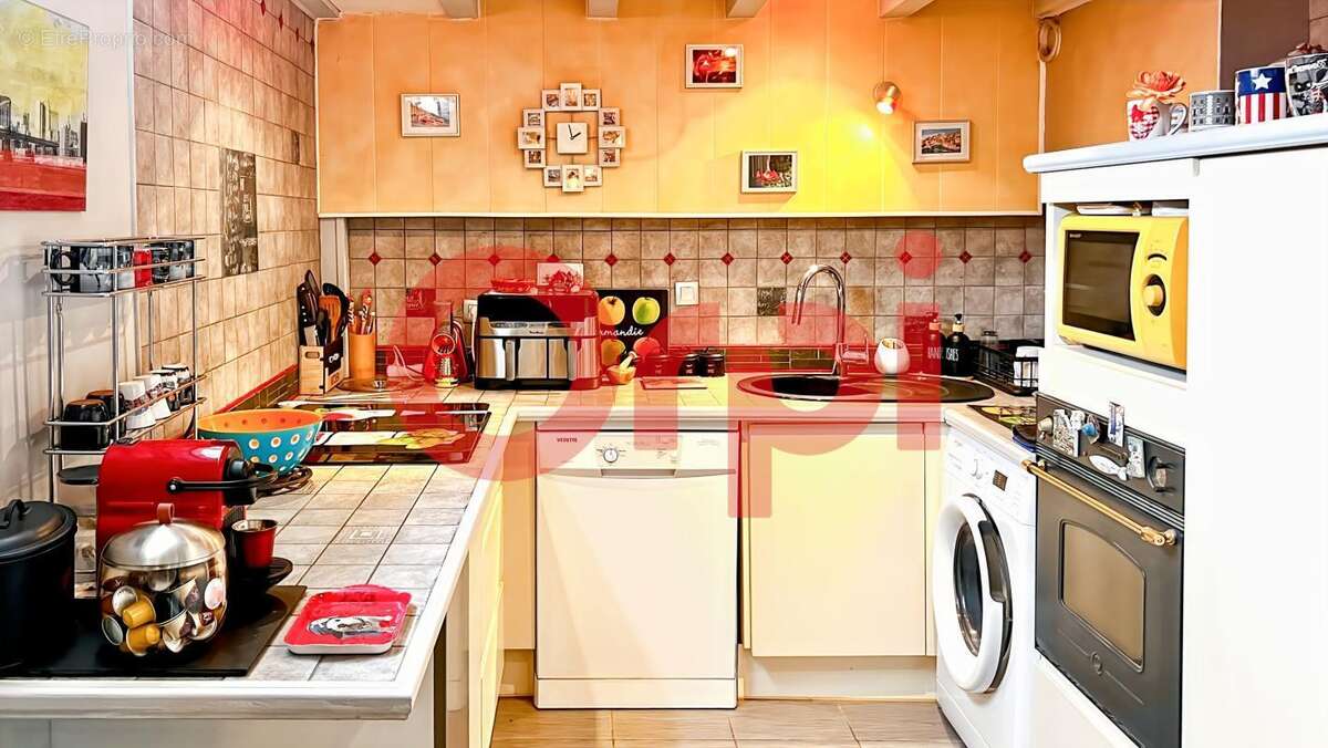 Appartement à VENELLES