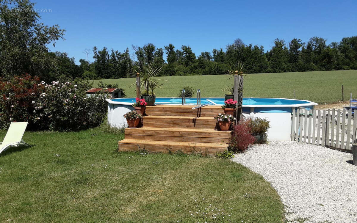 piscine (1) - Maison à SAINT-PRIVAT-DES-PRES