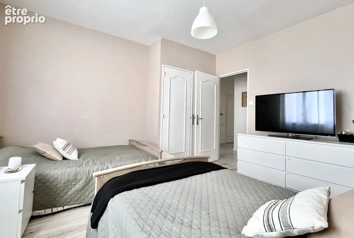 Saint‑Étienne - Quartier Cité du Design - T5 traversant 123 m2 - Séjour 50 m2 - Double balcon - Garage 27 m2 - photo 6