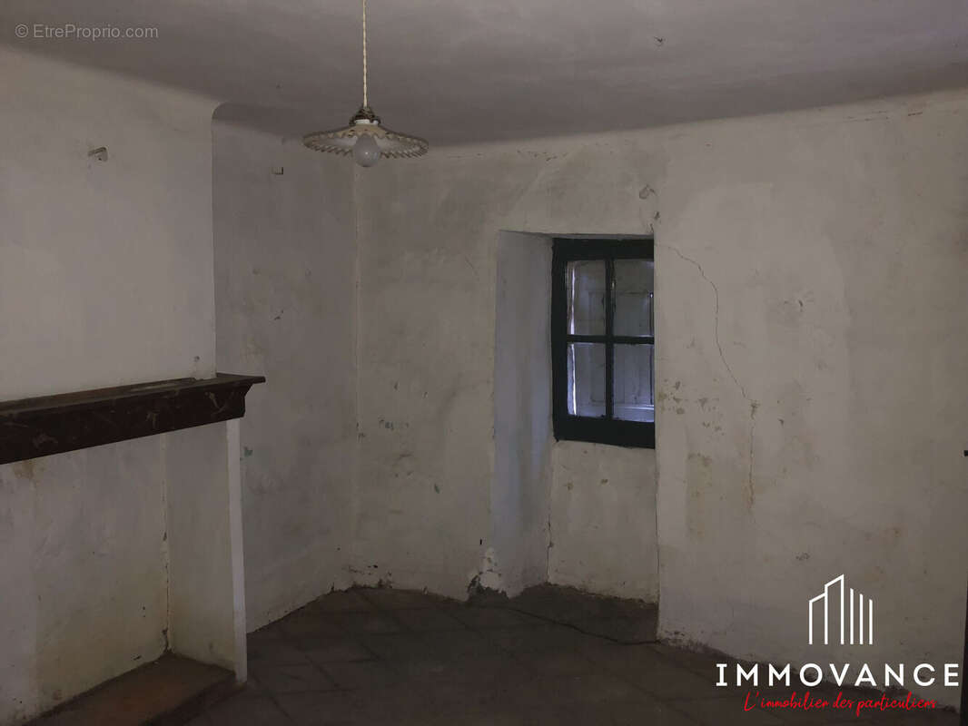 Maison à SAINT-JEAN-DU-BRUEL