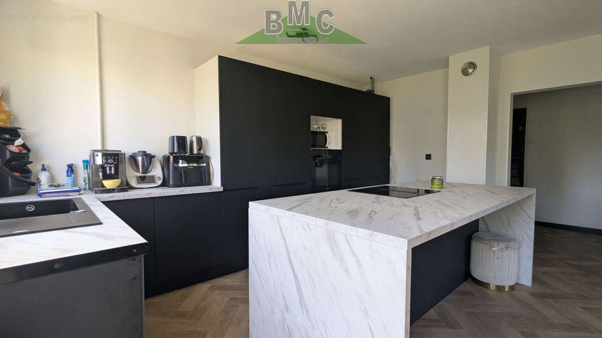 Appartement à LE PLESSIS-BOUCHARD