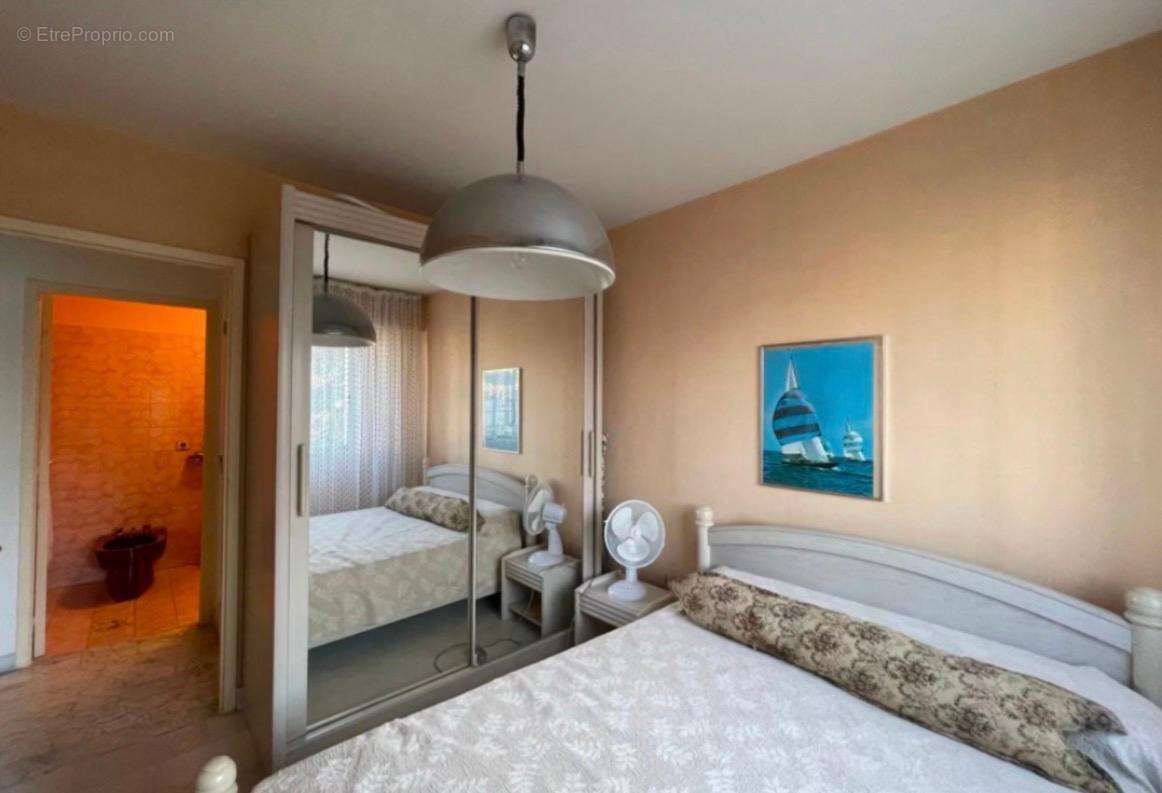  - Appartement à SAINT-LAURENT-DU-VAR