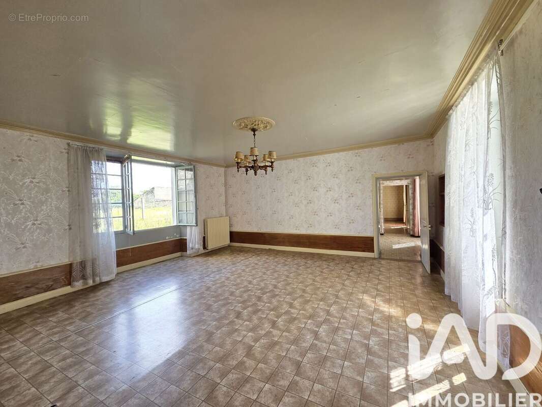 Photo 2 - Maison à NEUVILLE-DE-POITOU