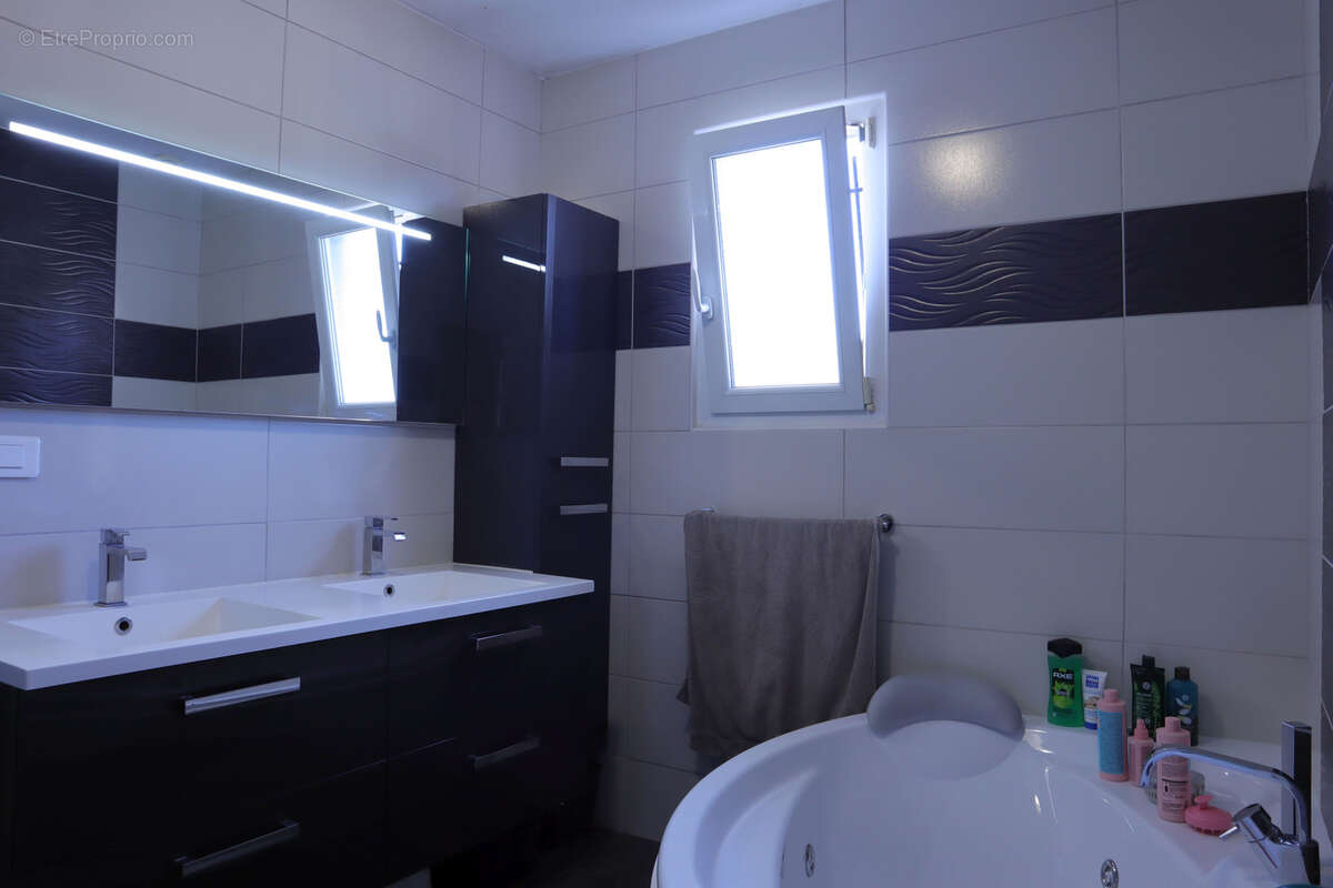 Maison à ETIVAL-CLAIREFONTAINE