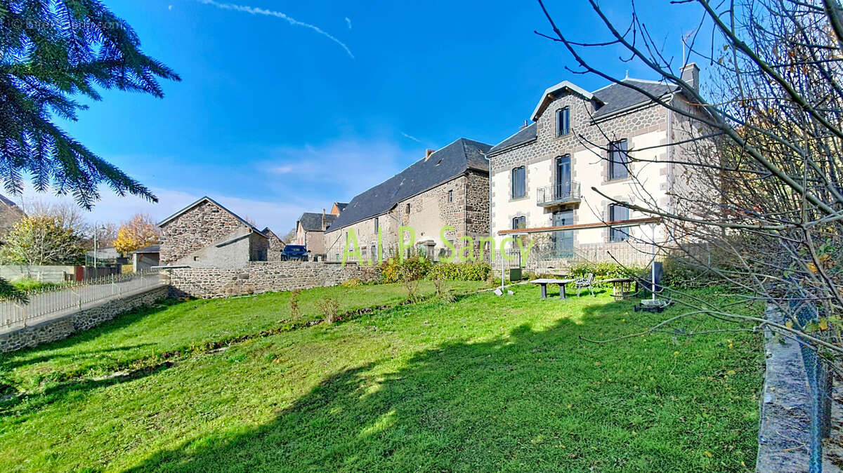 Maison à LE VERNET-SAINTE-MARGUERITE